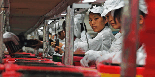 Trabajadores chinas en un fábrica.