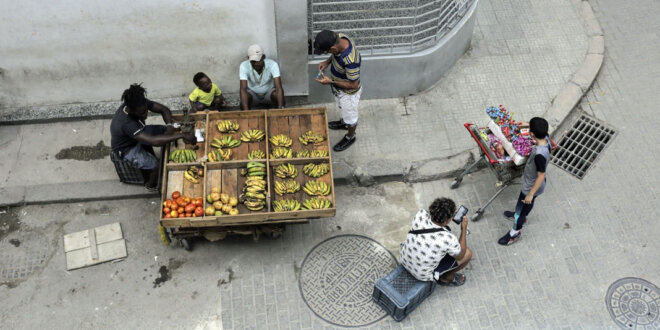 Cuando el régimen decide gravar el punto más débil de la cadena castiga la supervivencia económica de los trabajadores cubanos.