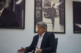 Negociar o hundirse: el dilema final del castrismo